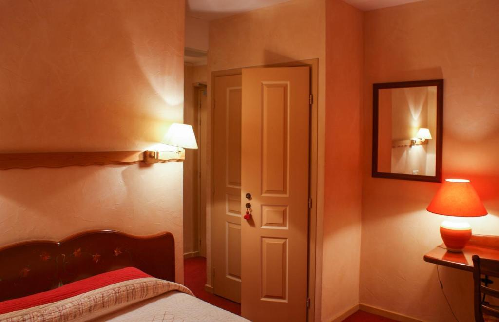 Logis Auberge Saint Simond Экс-ле-Бен Номер фото